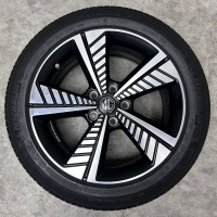 17 inch velgen + zomerbanden MG ZS EV 10483582