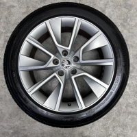 18 inch velgen + zomerbanden Skoda Karoq 57A601025D8Z8