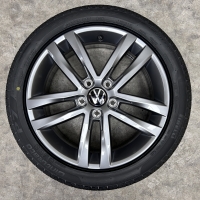 17 inch originele Salvador velgen + zomerbanden Volkswagen Golf 5TA601025G