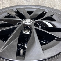 17  inch originele Rotare velgen + zomerbanden Skoda Octavia 5E3601025
