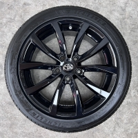 17 inch originele velgen + zomerbanden Toyota Auris