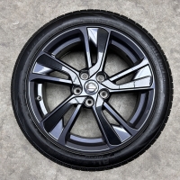 18 inch originele velgen + all season banden Nissan Juke KE409 1K301