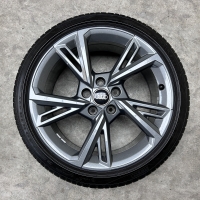 18 inch originele velgen +  zomerbanden Audi A3 S3 8Y 8Y060102G set 3