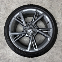 18 inch originele velgen +  zomerbanden Audi A3 S3 8Y 8Y060102G set 3