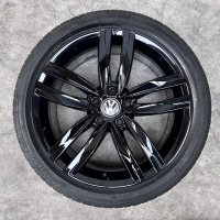 18 inch originele Durban velgen + zomerbanden VW Golf 7 5G0601025DH zwart