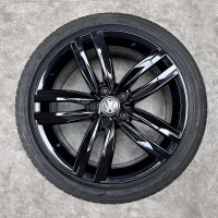18 inch originele Durban velgen + zomerbanden VW Golf 7 5G0601025DH zwart
