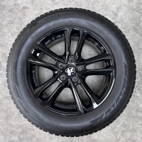 17 inch originele velgen + winterbanden Hyundai Tucson