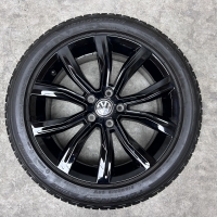 18 inch Grange Hill velgen + zomerbanden Volkswagen T-Roc 2GA601025AB zwart (G)