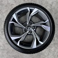 18 inch originele velgen + zomerbanden Audi A3 S3 8Y 8Y0601025H set 1