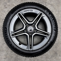19 inch originele AMG velgen + all season banden Mercedes GLB GLA A2474011500