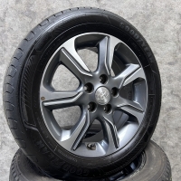 16 inch originele velgen + banden Hyundai IX20 52910-1K650