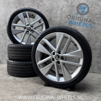 17 inch originele velgen + zomerbanden Skoda Fabia 6V0601025C