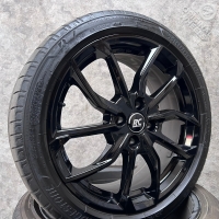17 inch RC Desgin velgen + zomerbanden Renault Clio V