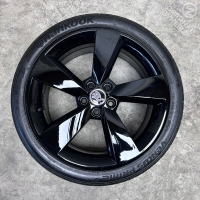 17 inch originele velgen + zomerbanden Skoda Fabia 5JA601025H