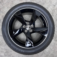 17 inch originele velgen + zomerbanden Skoda Kamiq 657601025AD