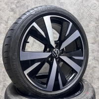 18 inch originele Catania velgen + zomerbanden Volkswagen Golf 8 5H0601025AQ
