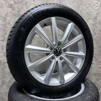 17 inch originele Merano velgen + winterbanden Volkswagen Passat 3G0071497C set B